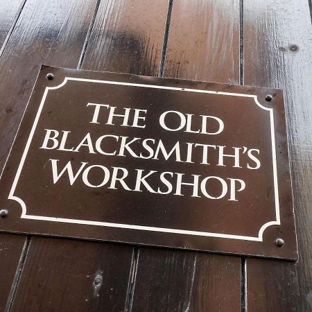 The Old Blacksmith'S Workshop Уитби Екстериор снимка
